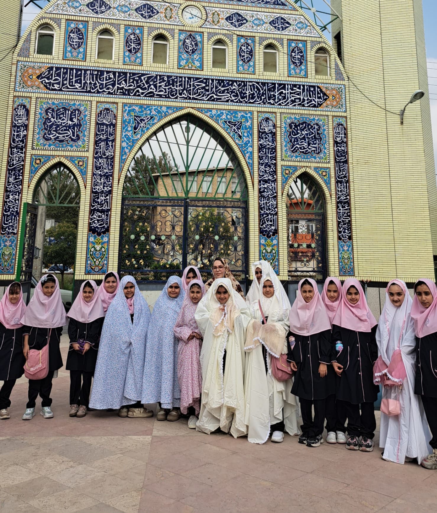 دبستان غیر دولتی دخترانه سفیران یاس 